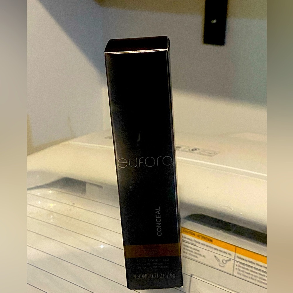Eufora Conceal Root Touch-Up